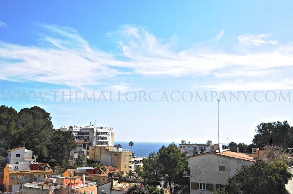Fantastic apartment with panoramic views up to the sea in Cala Mayor