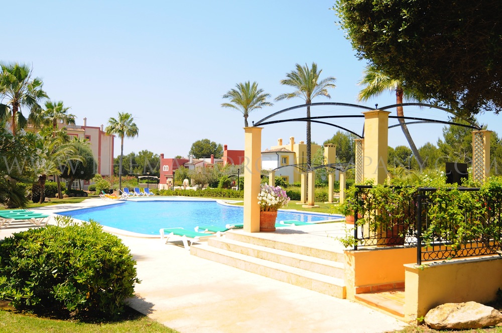 Luxury garden apartment right at the golf course of Santa Ponsa
