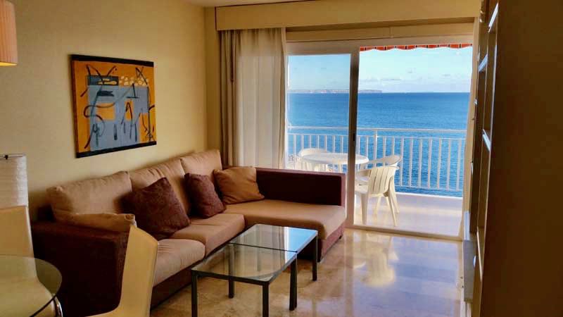 Amazing apartment with sea views in 1st line to the sea
