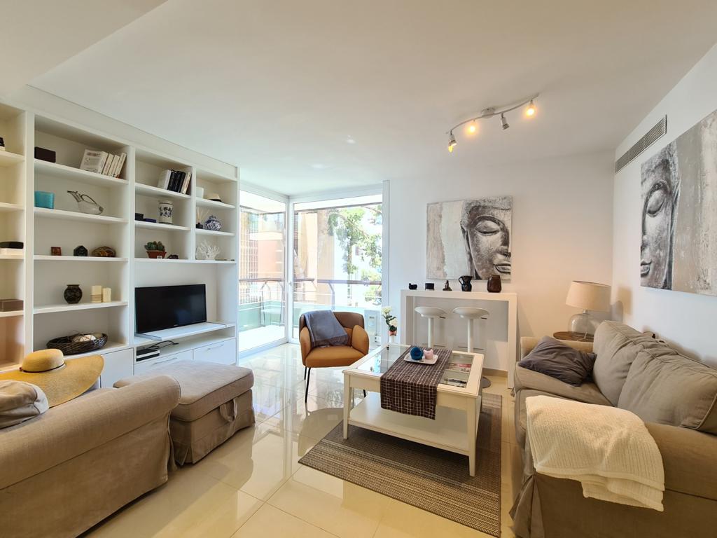 Spectacular Two Bedroom Apartment 