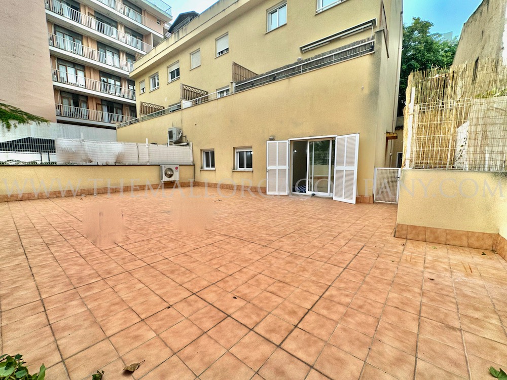 Large Terrace - Two bedrooms